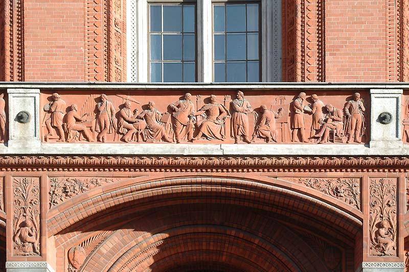  Rotes Rathaus, Relief 33, Spandauer Straße